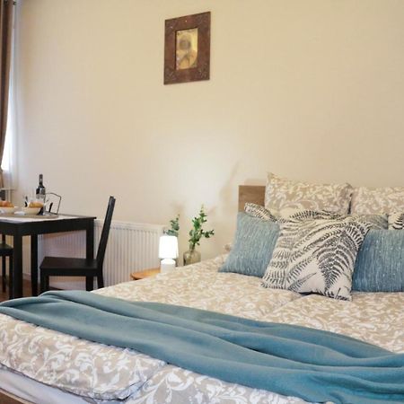 Palma Apartmanok Szallashely Szazhalombatta 6A ภายนอก รูปภาพ