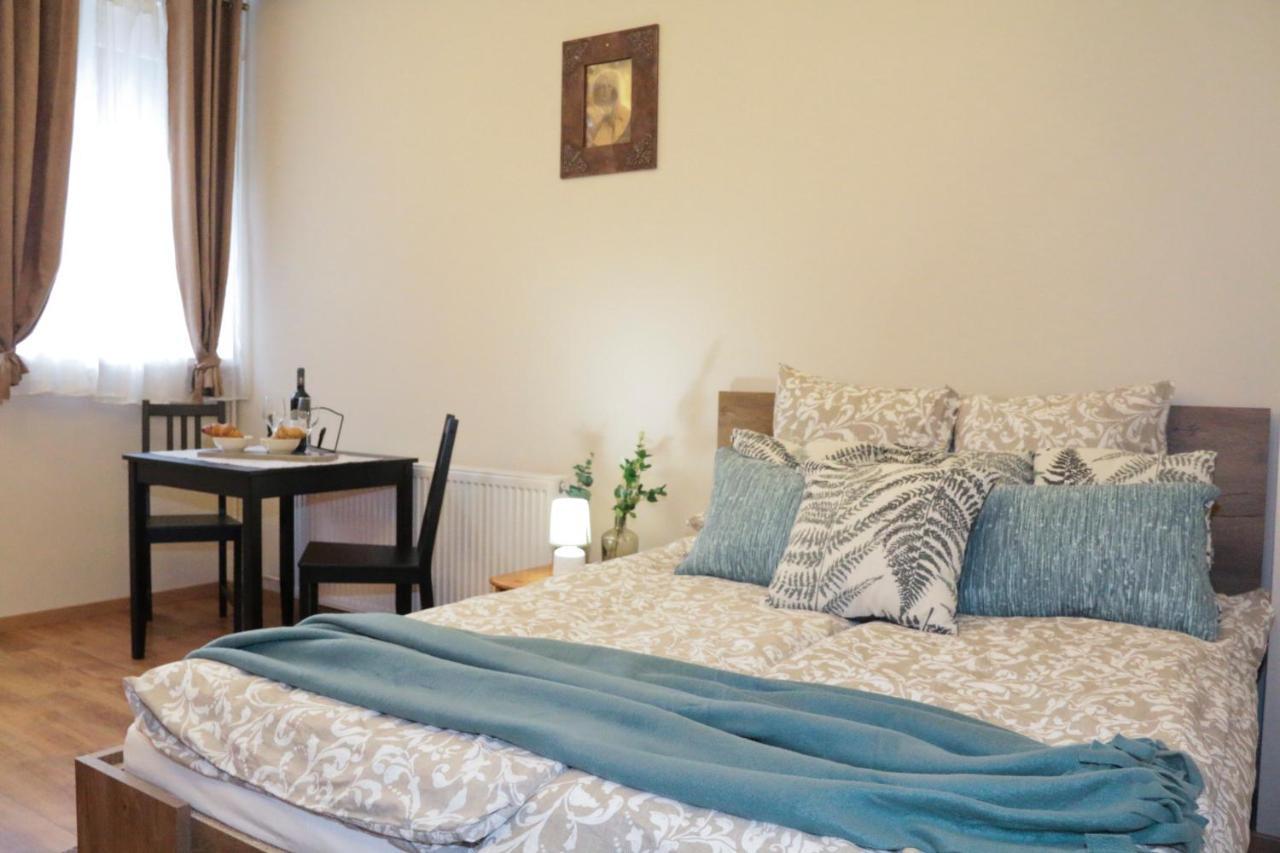 Palma Apartmanok Szallashely Szazhalombatta 6A ภายนอก รูปภาพ